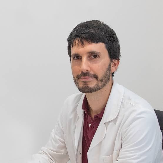 Il dottor Jacopo Onorio Locatelli in studio